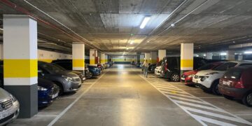 El parking de Pueblosol amplía la franja horaria de un euro al día para empezar a partir de las siete de la mañana