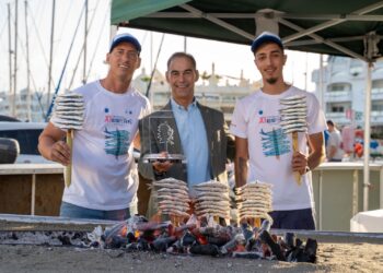 Arranca la Feria del Marisco y Frutos del Mar en el Puerto Deportivo