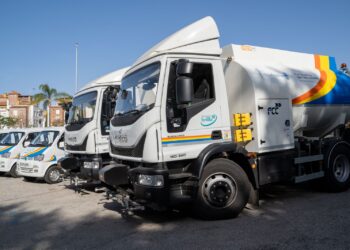 Llegan tres nuevos camiones de limpieza para reforzar el servicio en los meses de verano