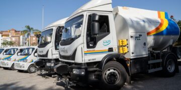 Llegan tres nuevos camiones de limpieza para reforzar el servicio en los meses de verano