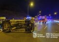 Tres heridos tras el vuelco de un vehículo en la A-7 en Málaga capital