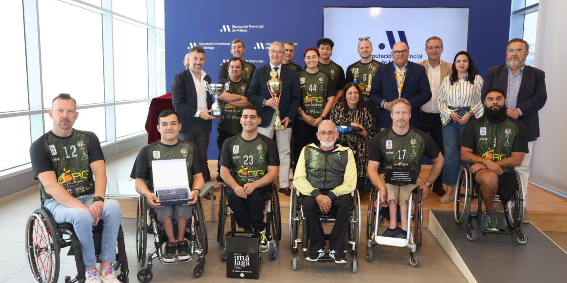 Salado recibe al AMIVEL Reyes Gutiérrez tras proclamarse campeón continental en la Eurocup 3