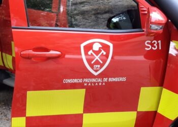 Muere tras caer su coche por un desnivel de cien metros a un arroyo en Cártama