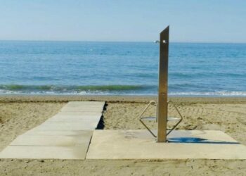 Las playas de Torremolinos, Benalmádena y Mijas abrirán sus duchas este verano