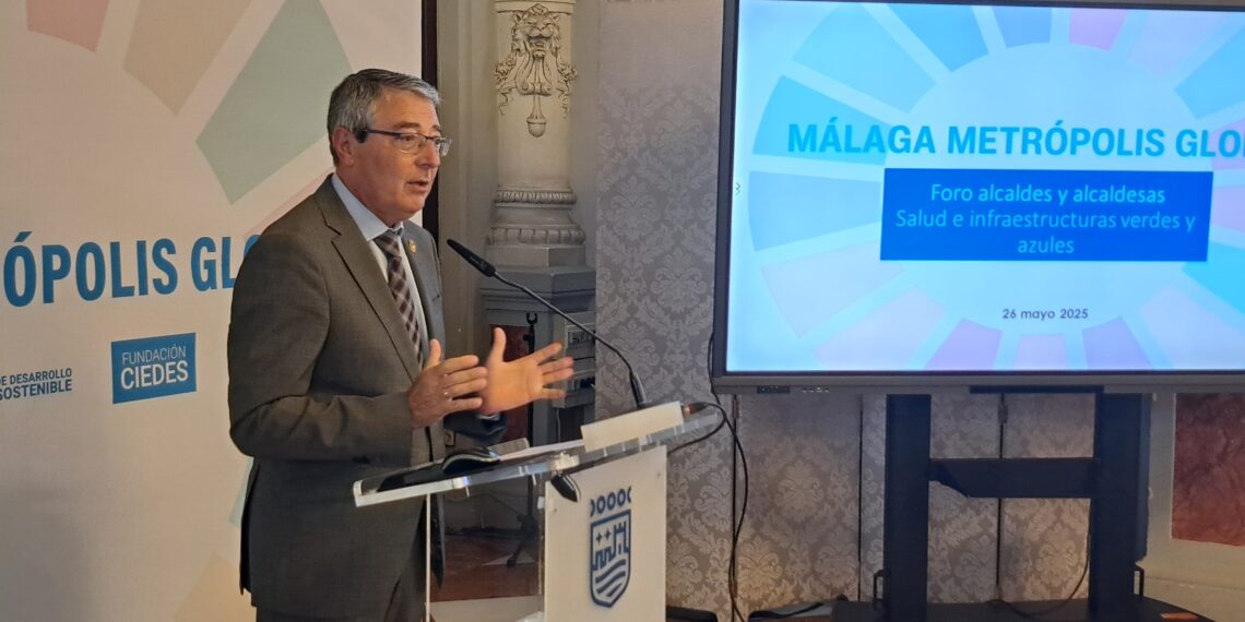 Salado destaca la apuesta de la Diputación por las energías renovables y la concienciación ciudadana como pilares en la lucha contra el cambio climático