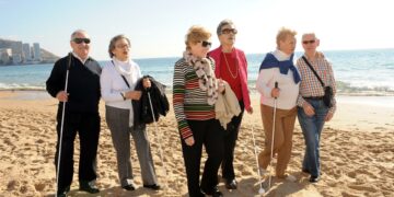 La ONCE reúne en Fuengirola a 170 mayores con ceguera que viven solos para compartir la ‘Primavera Senior 2025’