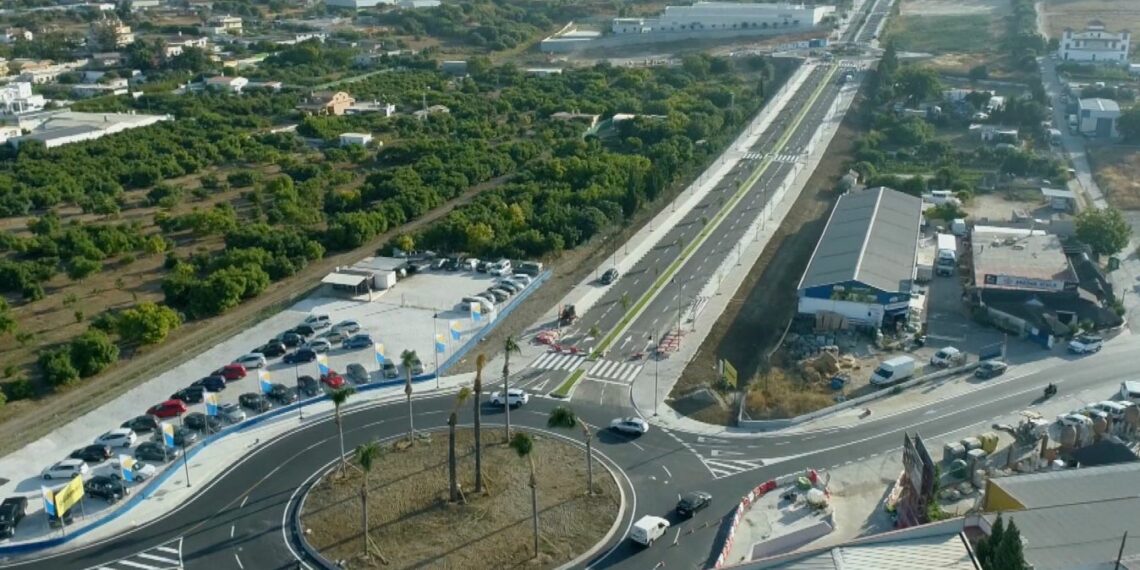 Fallece un motorista en una salida de vía en la A-7 por Mijas
