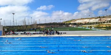 Torremolinos invierte más de 60.000 euros en la instalación de nuevas mantas térmicas en la piscina Virgen del Carmen III