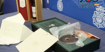 Recuperadas varias botellas de whisky robadas en Málaga, una de ellas valorada en 80.000 euros