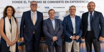 Salado reivindica que el Gobierno Central acometa las inversiones pendientes en movilidad para que el destino pueda seguir creciendo de manera sostenible
