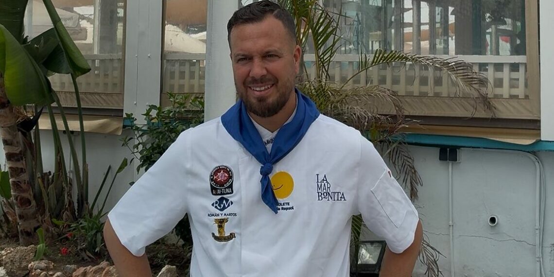 Miguel León, espetero de La Mar Bonita, sigue acumulando éxitos: «Lo más importante es la calidad de la sardina»