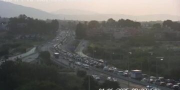 Seis kilómetros de retenciones en la A-7 en la salida de San Pedro de Alcántara desde Estepona