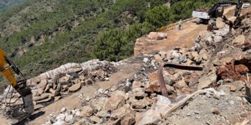 Las obras de reparación de la carretera Ronda-San Pedro afrontan ya la reconstrucción del tablero