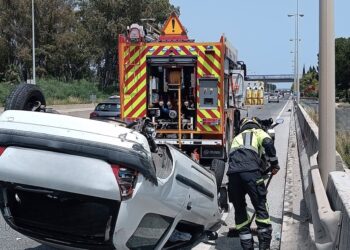 La A-7 de la Costa del Sol registra en menos de 24 horas un accidente con heridos y el incendio de un coche