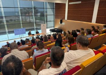 El delegado de Desarrollo Educativo se reúne en Estepona con centros y ayuntamientos de la zona