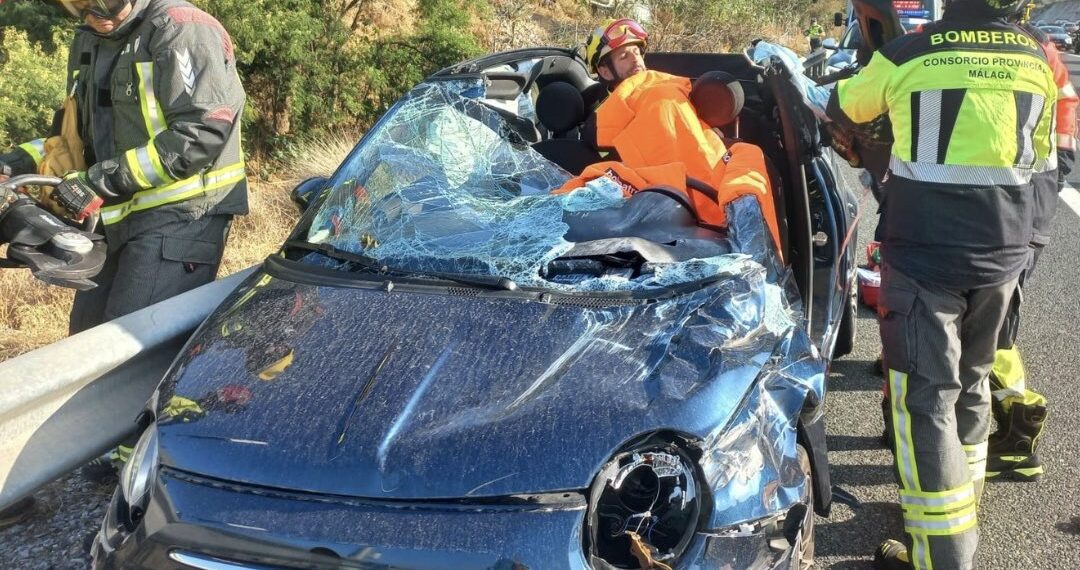 Nuevo accidente en la A-7: Un hombre herido tras una colisión a la altura de Torremolinos