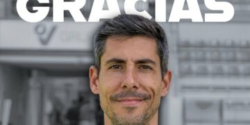 «Gracias míster, esta siempre será tu casa»: el CD Estepona dice adiós a Carlos Cura