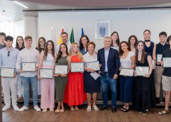 El Ayuntamiento reconoce a los 21 mejores alumnos de Bachillerato de Estepona en la XII edición de los Premios a la Excelencia Educativa