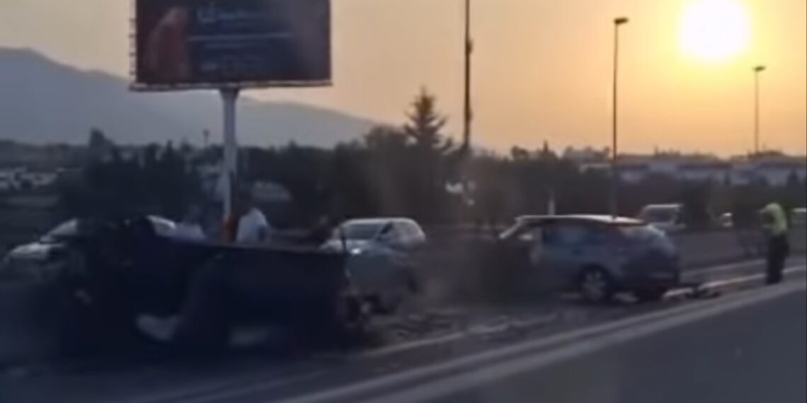 Un fallecido en un grave accidente entre varios vehículos en San Pedro de Alcántara