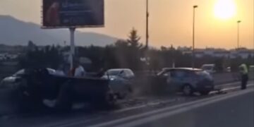 Un fallecido en un grave accidente entre varios vehículos en San Pedro de Alcántara