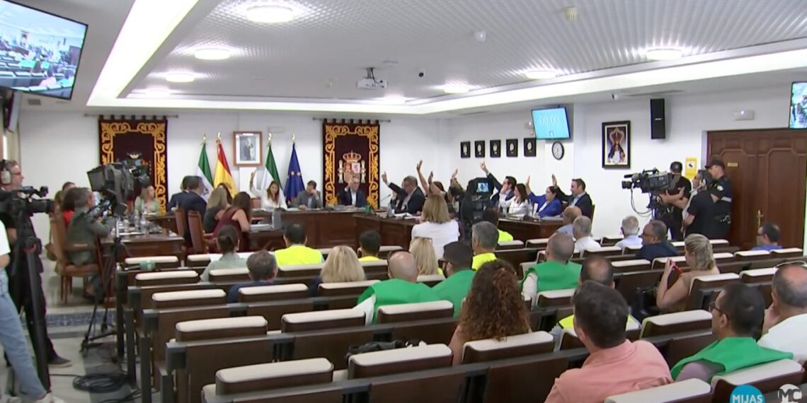 Mijas aprueba una inversión histórica para reforzar los servicios de seguridad y emergencias
