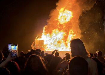 Hogueras, júas y deseos: así se vive San Juan en la Costa del Sol