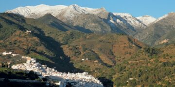 Auxilian a una familia con un bebé perdida en el Parque Nacional de la Sierra de las Nieves
