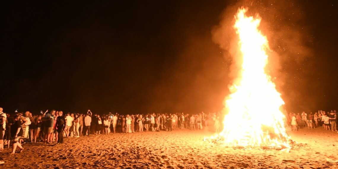 Torremolinos celebra la festividad de San Juan con moragas y actuaciones musicales