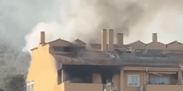 Un incendio en una casa de Benalmádena obliga a evacuar al hospital a una mujer de 44 años