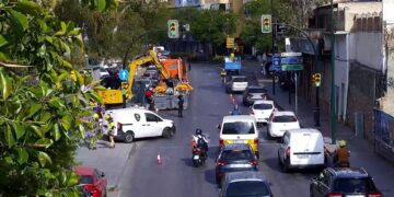 Un escape de gas en la zona de Baños del Carmen mantiene dos carriles cortados en la capital