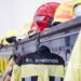 Efectivos de los bomberos intervienen en un incendio en una vivienda en Málaga capital