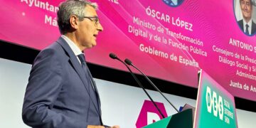 Francisco Salado destaca en DES el trabajo de la provincia de Málaga para liderar el proceso de la revolución digital