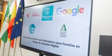 Google colabora con alumnos del IES Playamar de Torremolinos en un proyecto de reacondicionamiento de ordenadores para familias en riesgo de exclusión digital