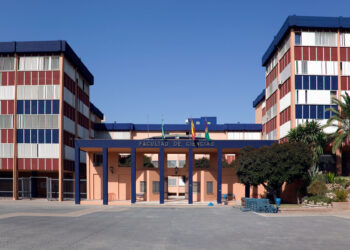Desalojan la Facultad de Ciencias de Málaga por un escape de gas