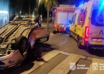 Seis heridos tras un accidente entre dos vehículos en la capital