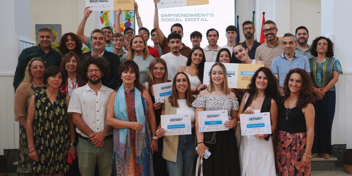 Más de 300 escolares de FP descubren el emprendimiento social digital en un concurso de ideas impulsado por La Noria