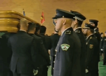 El último adiós al policía Antonio Ramos: un sentido homenaje y la Cruz al Mérito Policial