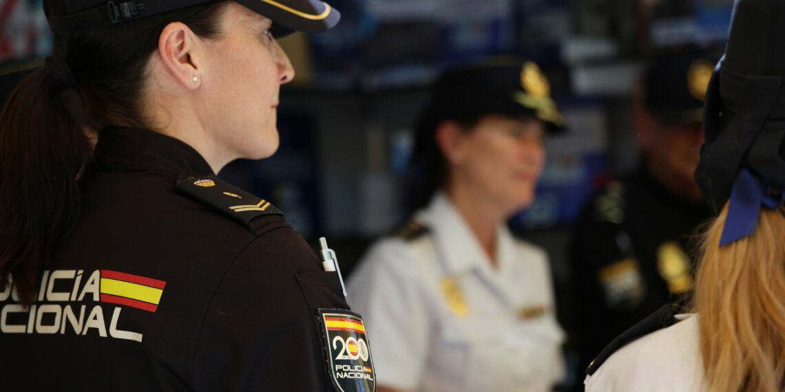 Un inspector de la Policía de Málaga, denunciado por discriminación hacia las mujeres