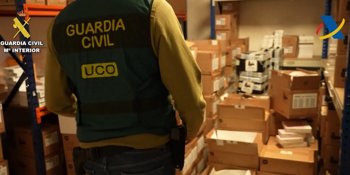 Cae organización responsable del fraude de más de 20 millones de euros en el IVA de comercialización de móviles