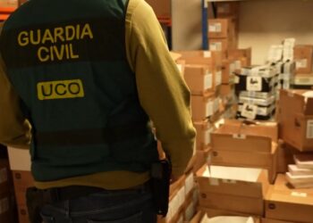 Cae organización responsable del fraude de más de 20 millones de euros en el IVA de comercialización de móviles