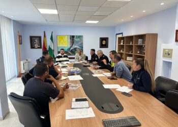 30 policías locales y 25 bomberos se desplegarán por las playas de Marbella y San Pedro Alcántara en la Noche de San Juan