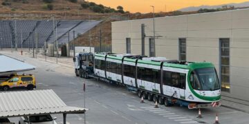 Metro de Málaga aumenta su flota con la llegada del segundo tren de la serie Urbos 100