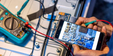 Andalucía afianza su liderazgo en sectores de alta tecnología con más inversión, empleo y empresas