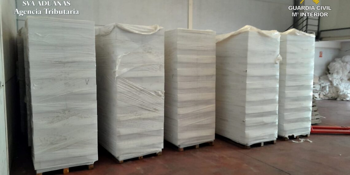 Siete detenidos por distribuir tabaco falsificado en una trama con ramificaciones en Málaga