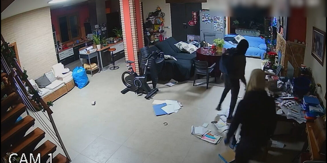 Robaban en días de descanso: cae una banda que actuaba en festivos usando coches de alquiler