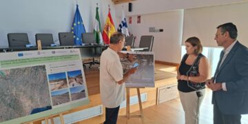 La Junta destina 233.000 euros para reparar el encauzamiento del río Algarrobo y construir una escollera