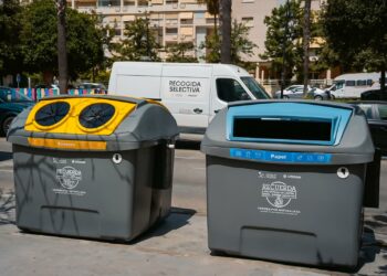 Torremolinos inicia la renovación de más de 700 contenedores de papel-cartón y envases ligeros