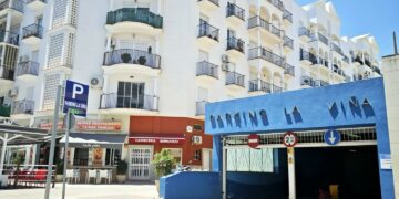 Estepona rescata el parking La Viña para que los usuarios paguen un euro al día a partir del 1 de agosto