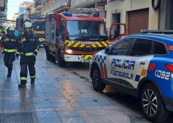 Incendio en un local de Fuengirola obliga al desalojo preventivo de seis familias