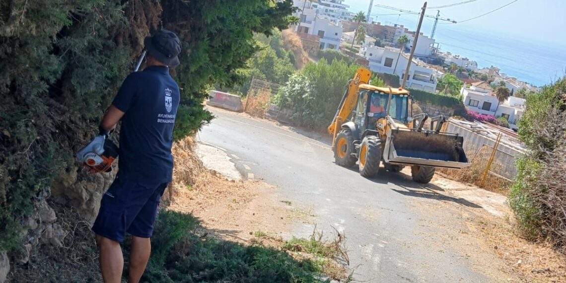 El Ayuntamiento de Benalmádena pone en marcha un dispositivo especial de limpieza de cara a la romería de la Virgen de la Cruz